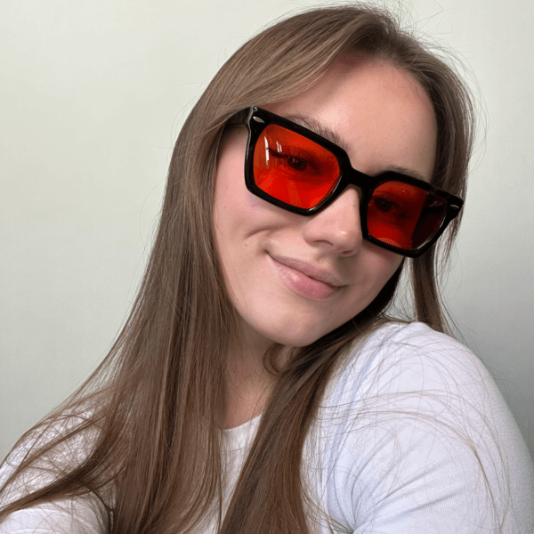 czerwone szkła okularów largo blokujących światło niebieskie