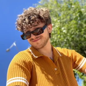 okulary słoneczne neo vice sunshield na modelu