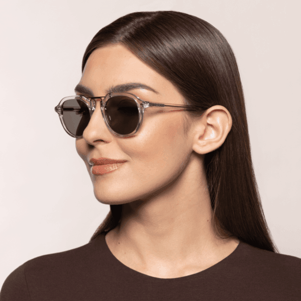 Okulary Eyeshield słoneczne Miami SunShield na modelce