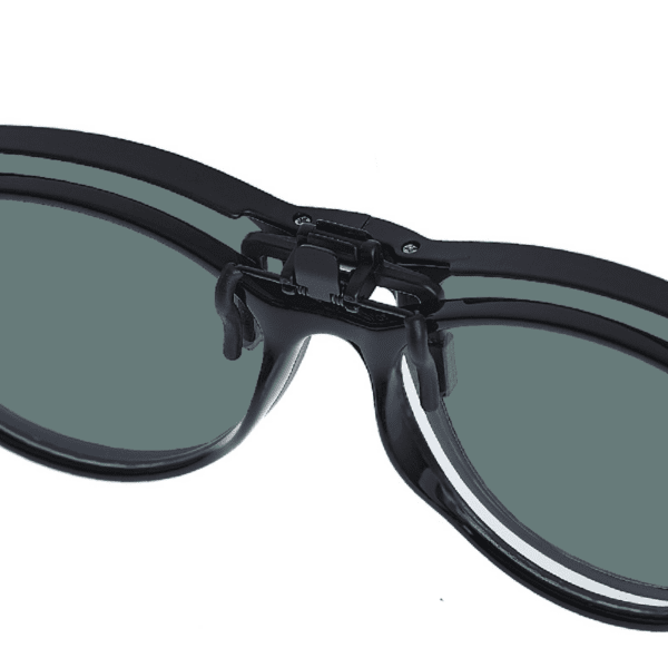 Nakładki Pyro SunShield nałożone na okulary korekcyjne