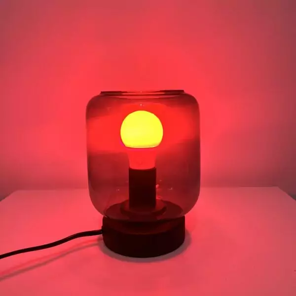 lampka wieczorna Aura z zadymionym kloszem i żarówką NightTorch