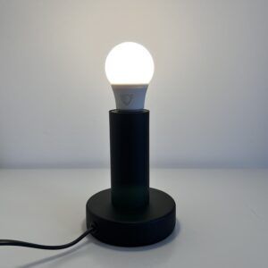 Lampka Nova z zapaloną żarówką FullSpectrum DayLight